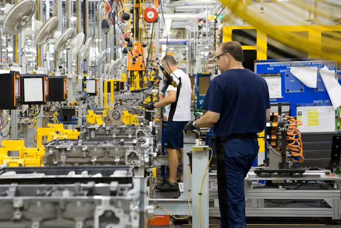 v8 engines in canada soon (2)