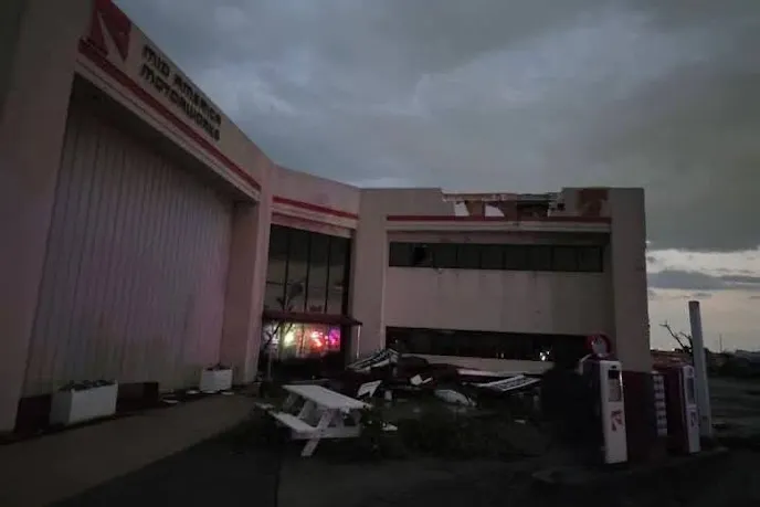 Tornado Destroys Mid America Motorworks and MY Garage Museum in Effingham (2)
